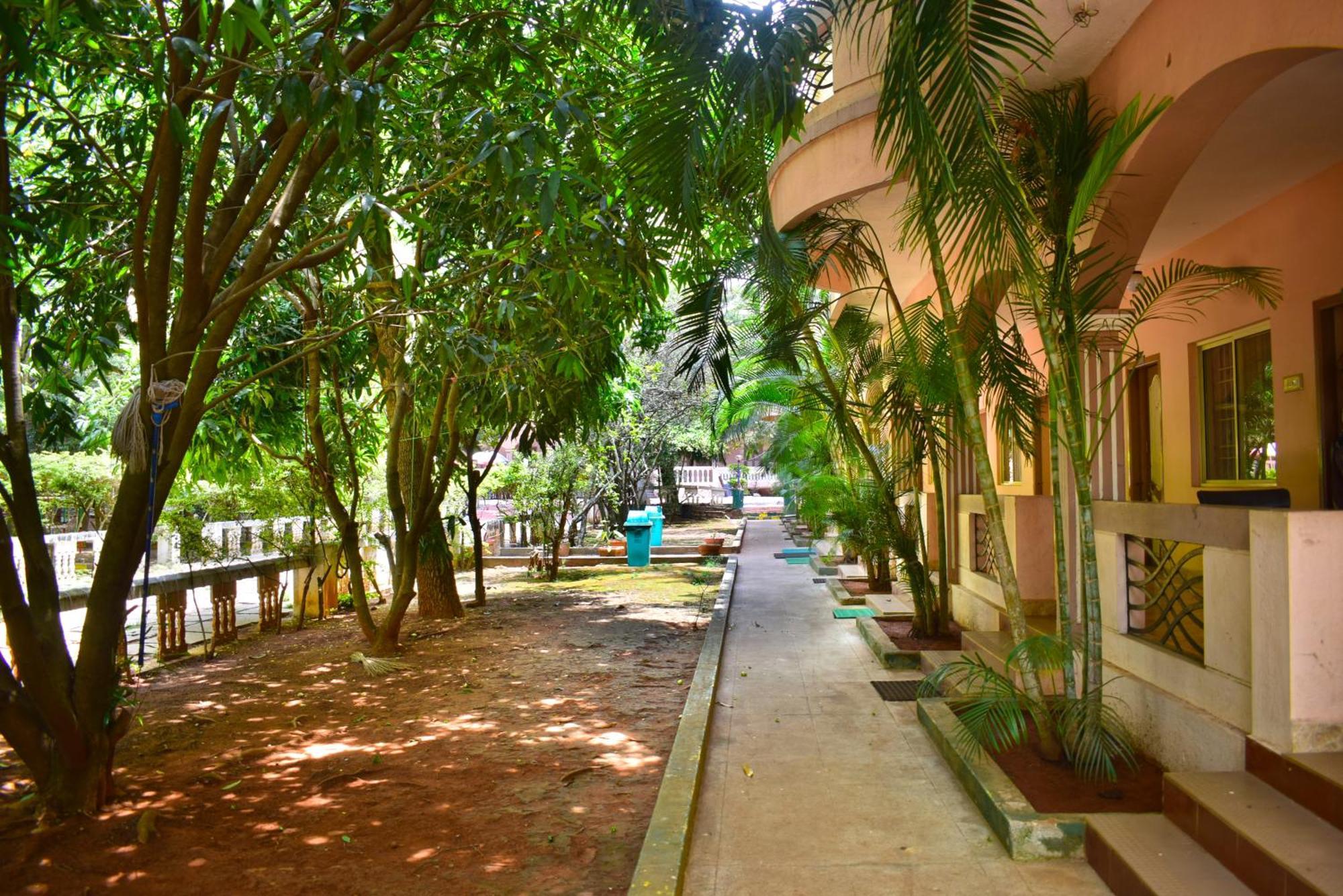 Jains Royal Palace Resorts Yelagiri Exterior foto