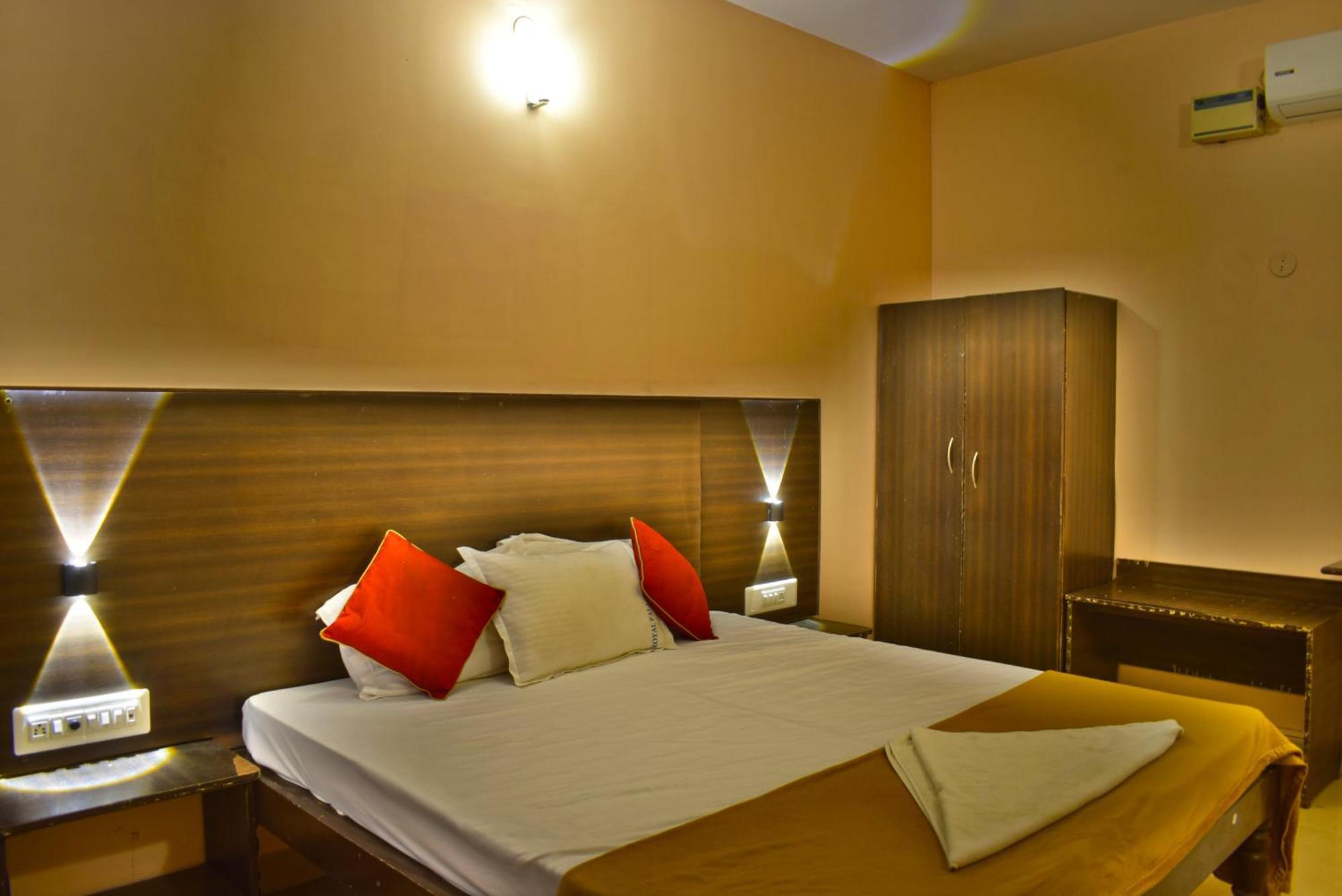 Jains Royal Palace Resorts Yelagiri Exterior foto