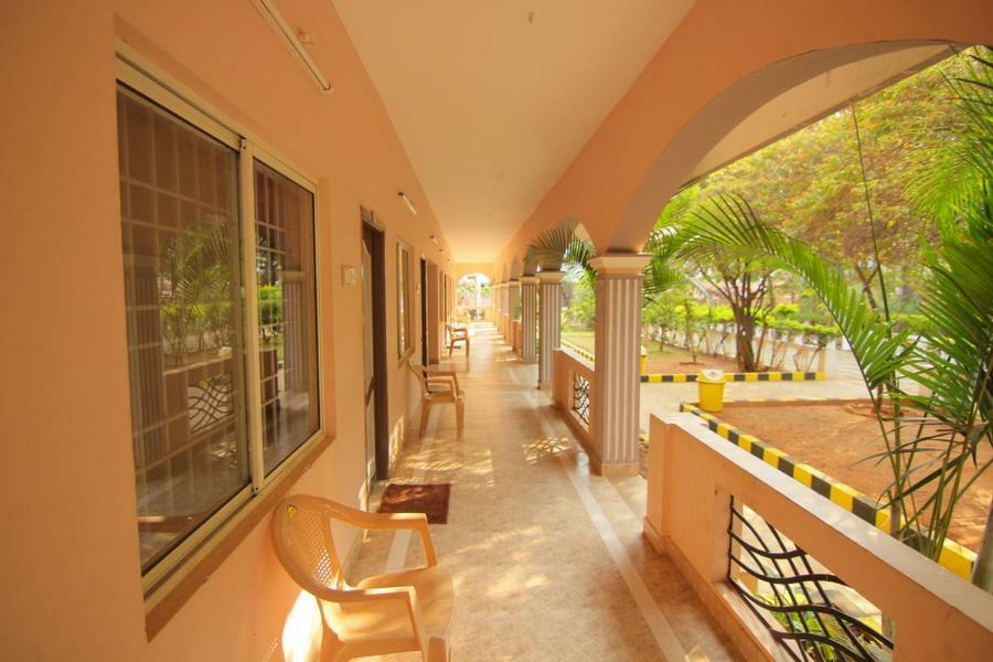 Jains Royal Palace Resorts Yelagiri Exterior foto