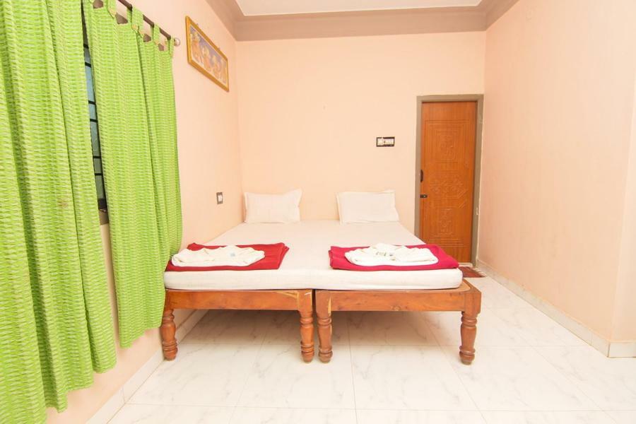 Jains Royal Palace Resorts Yelagiri Exterior foto