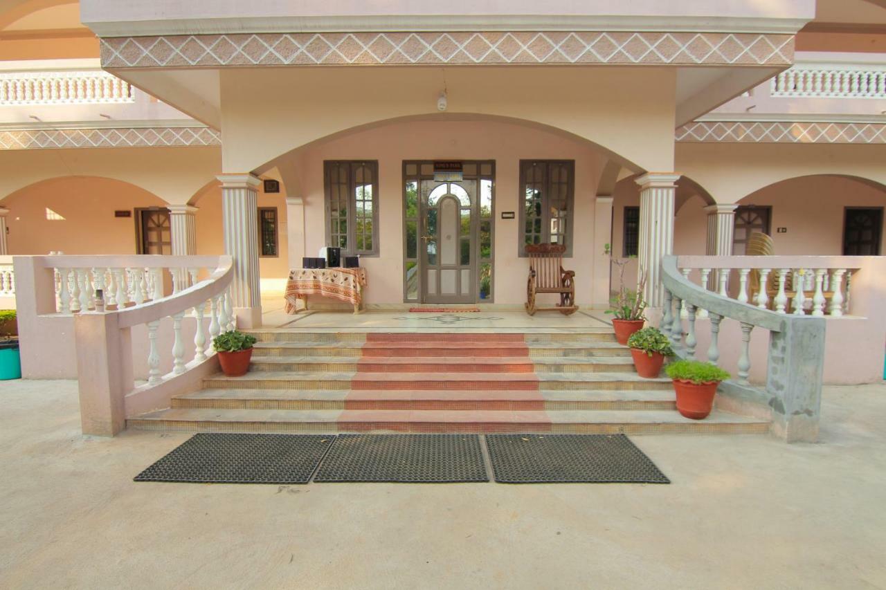 Jains Royal Palace Resorts Yelagiri Exterior foto